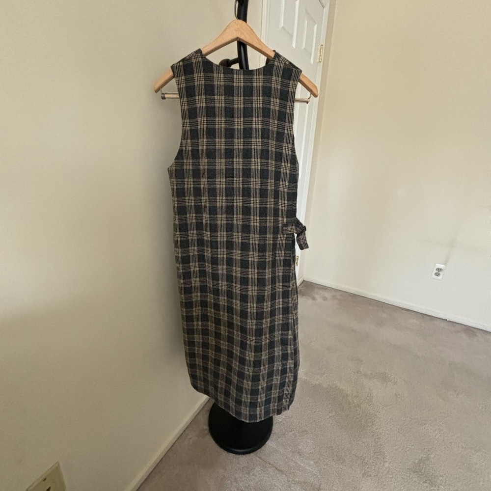 Dress - Picture 4 of 7